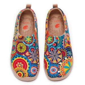 Womens NWT Size 5 UIN Slip On Shoes Canvas Comfortable Loafers Floral Blossom